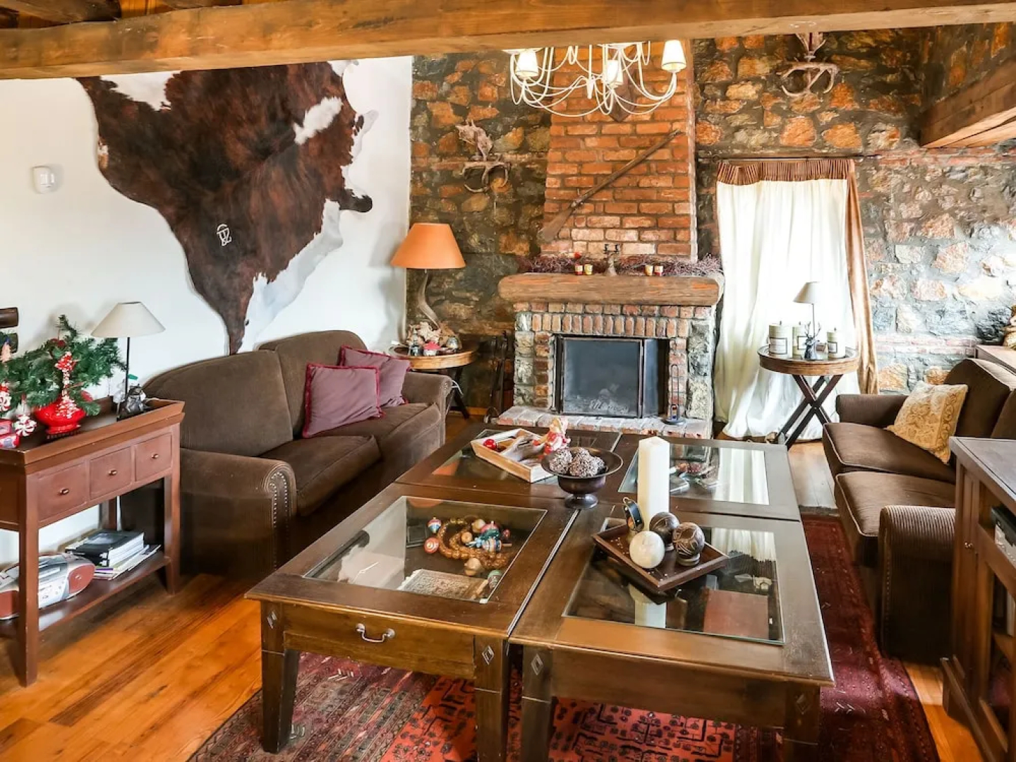 Lavish Holiday Home in Pella with Jacuzzi