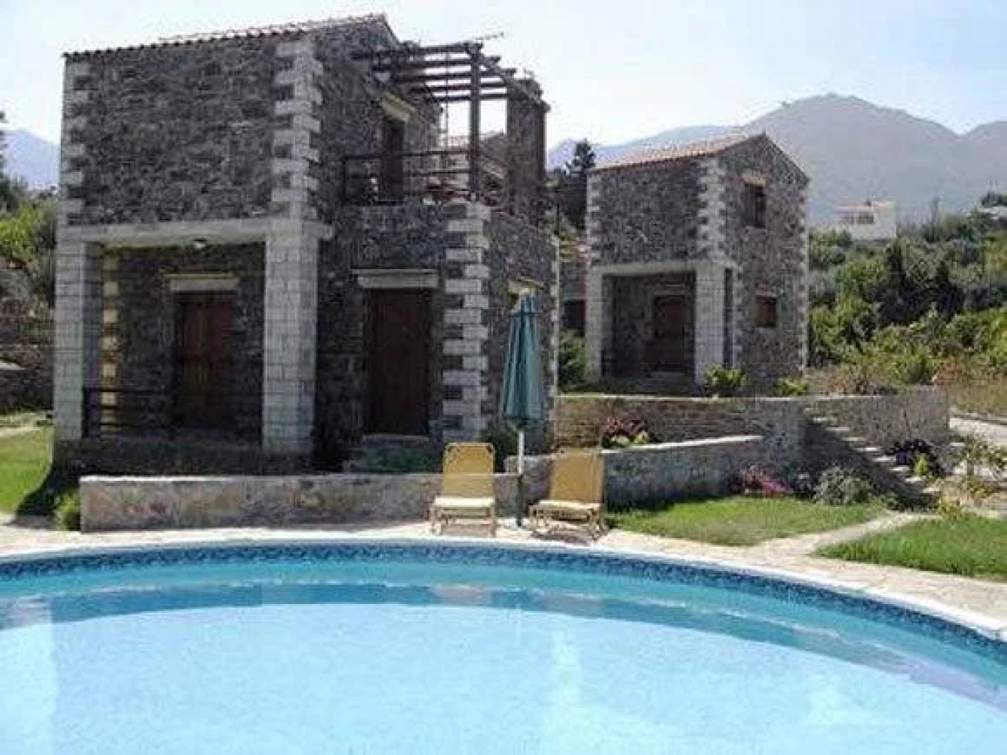 Stratos Villas