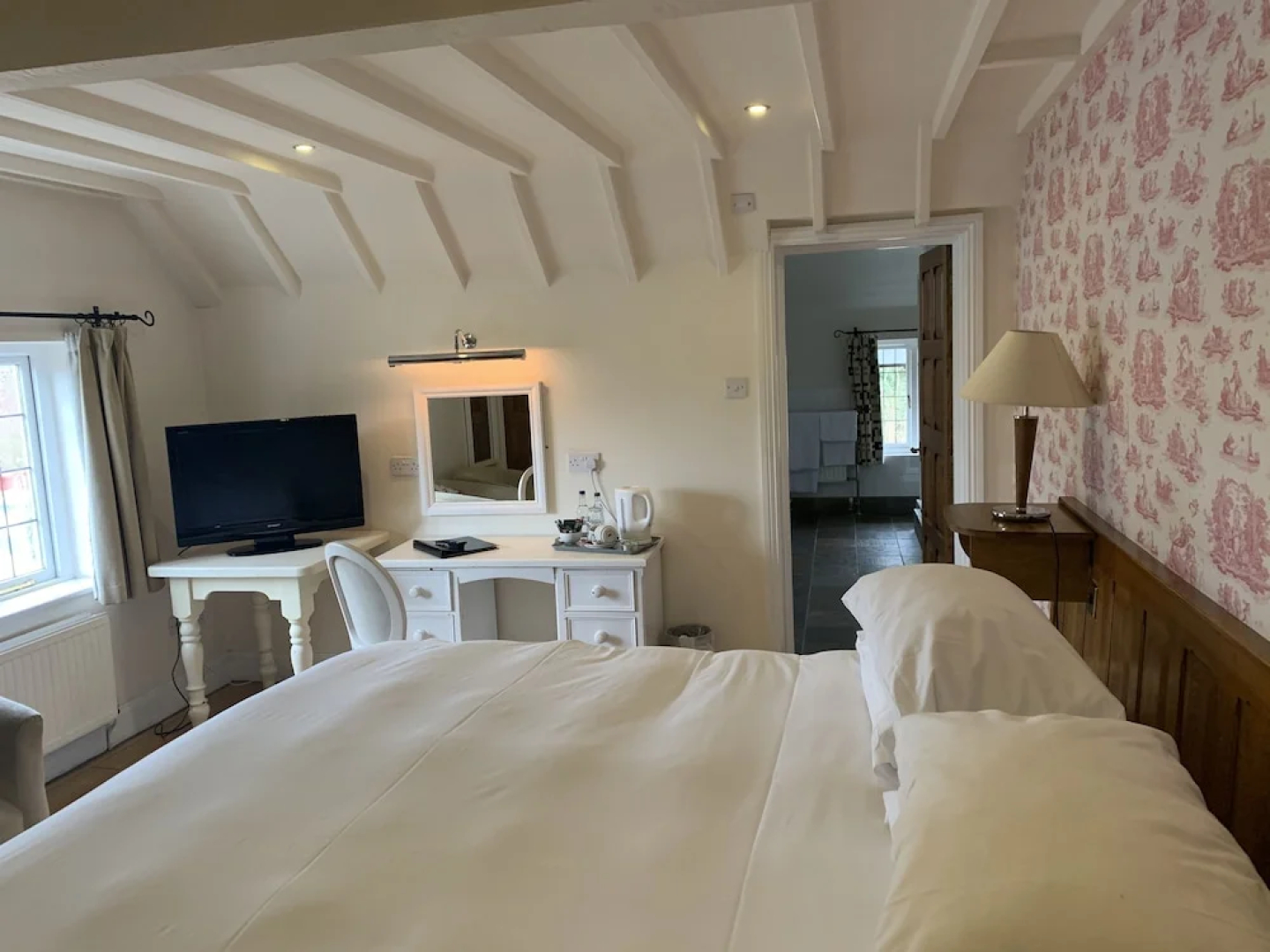 The Thatched Cottage Inn