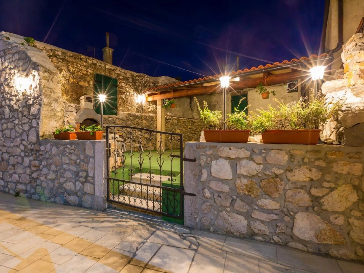 Large Holiday Home With Private Pool, Wellness & Sea View