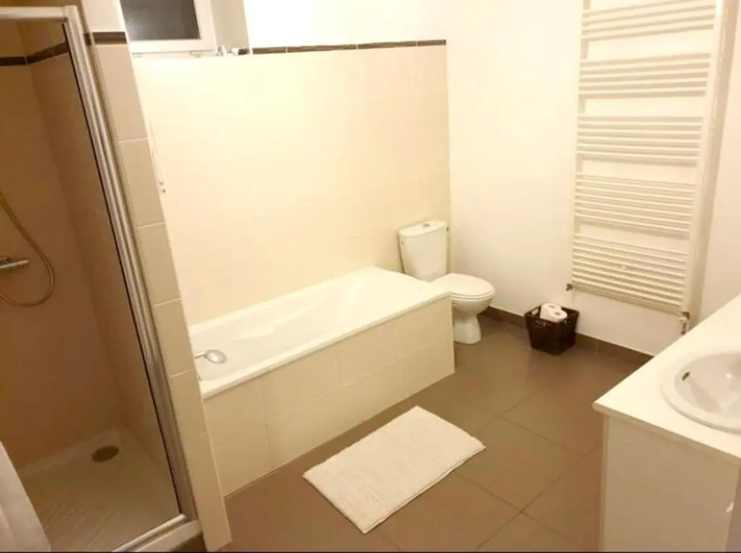 Appartement de 4 chambres avec wifi a Hauts de Bienne