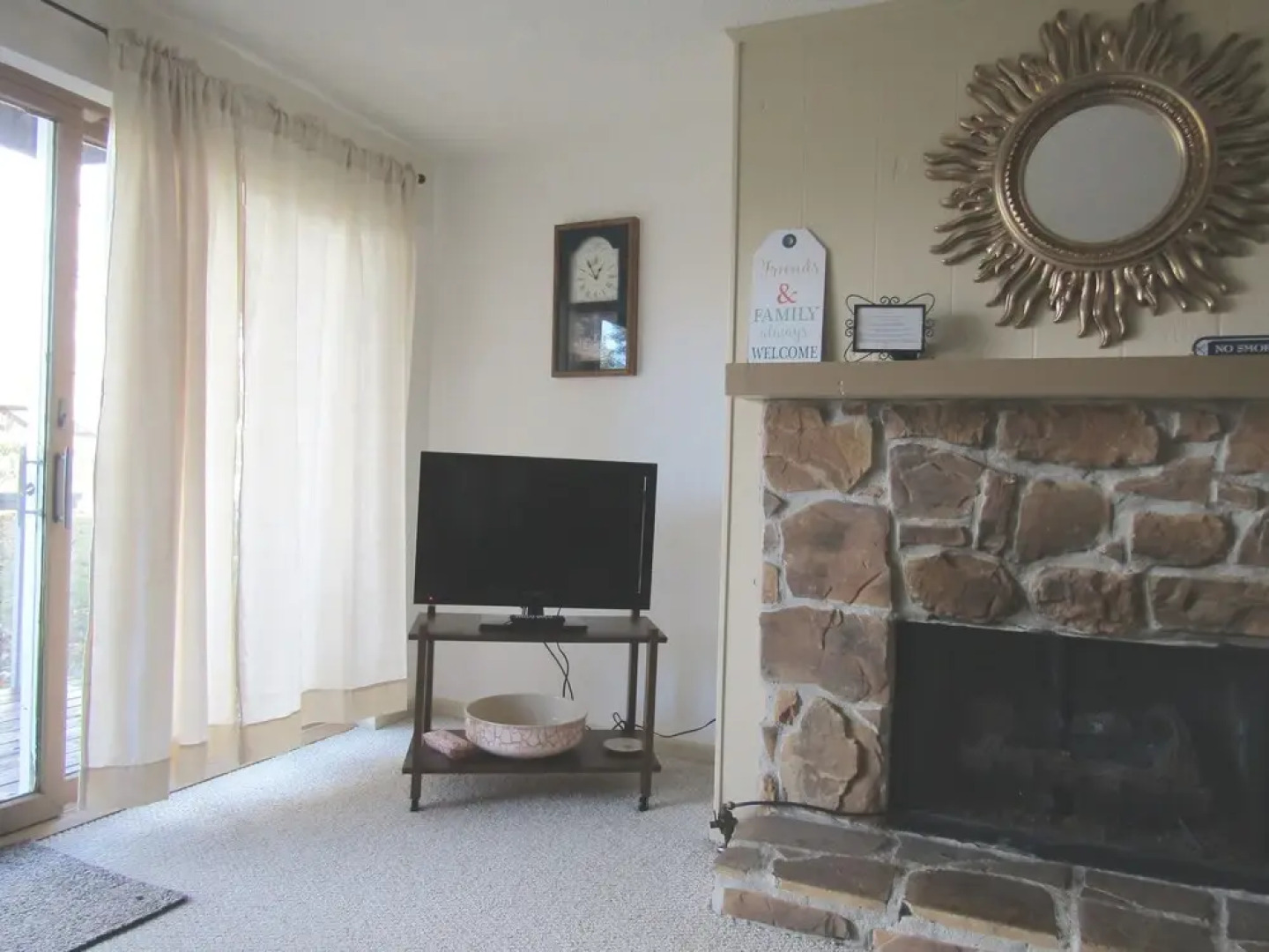 Cozt Downstairs Skyleaf D1 Condo by RedAwning