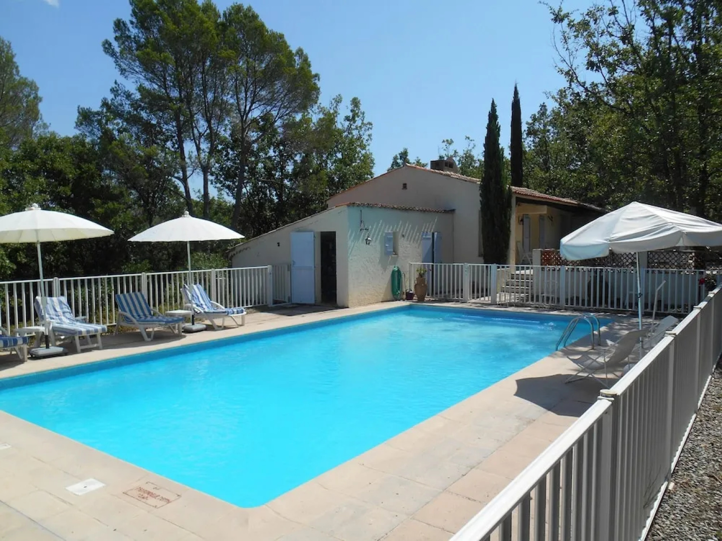 Villa With 6 Bedrooms in Saint-paul-en-forêt, With Wonderful Mountain View, Private Pool and Furnished Garden