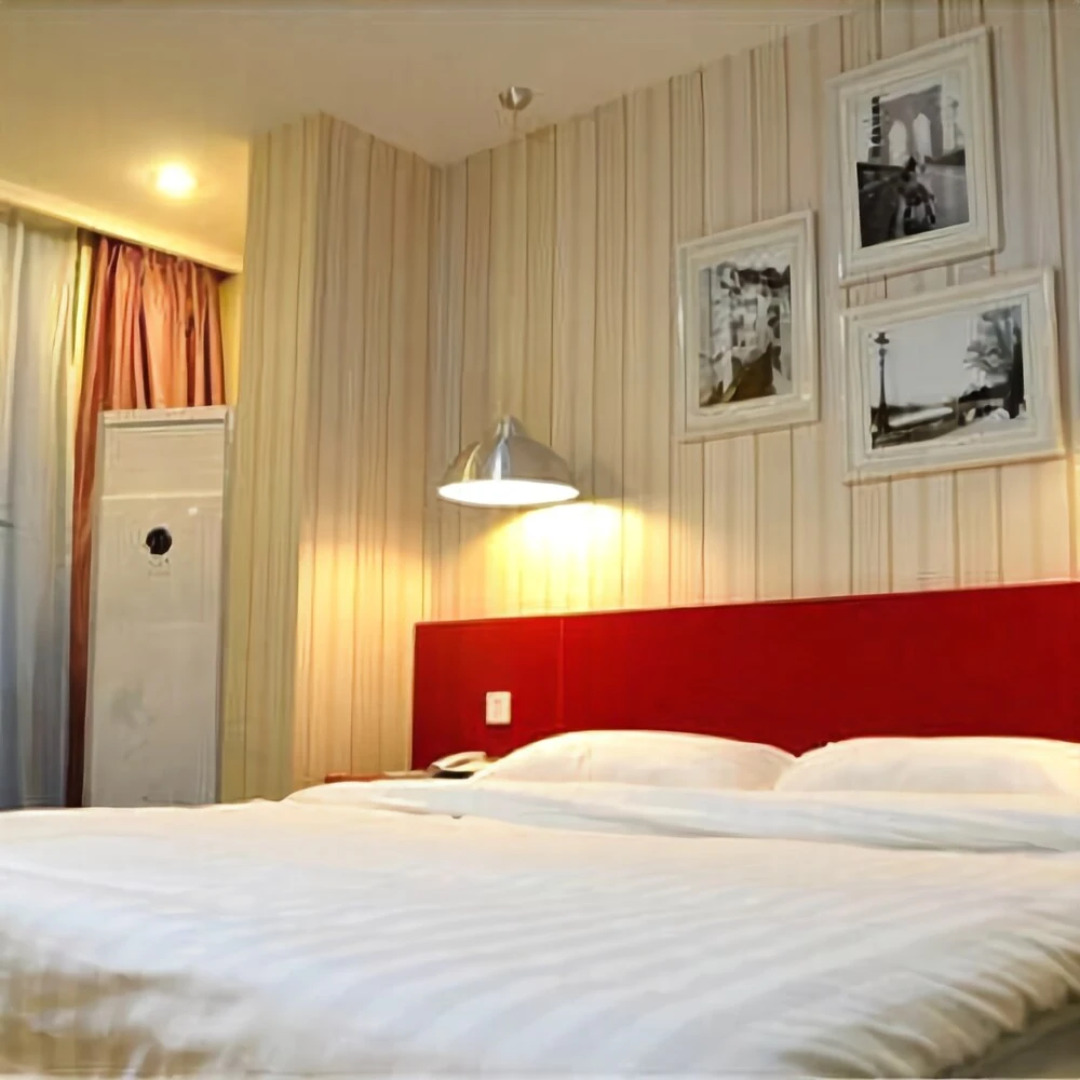 The Love of Maple Theme Hotel