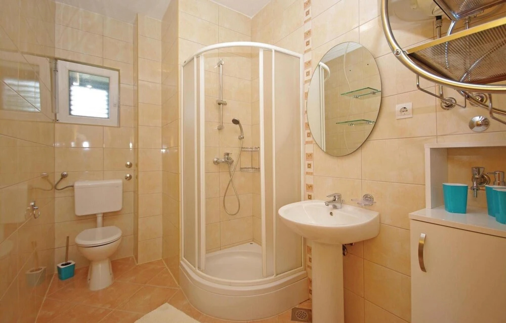 Amazing Home in Makarska With Wifi and 6 Bedrooms