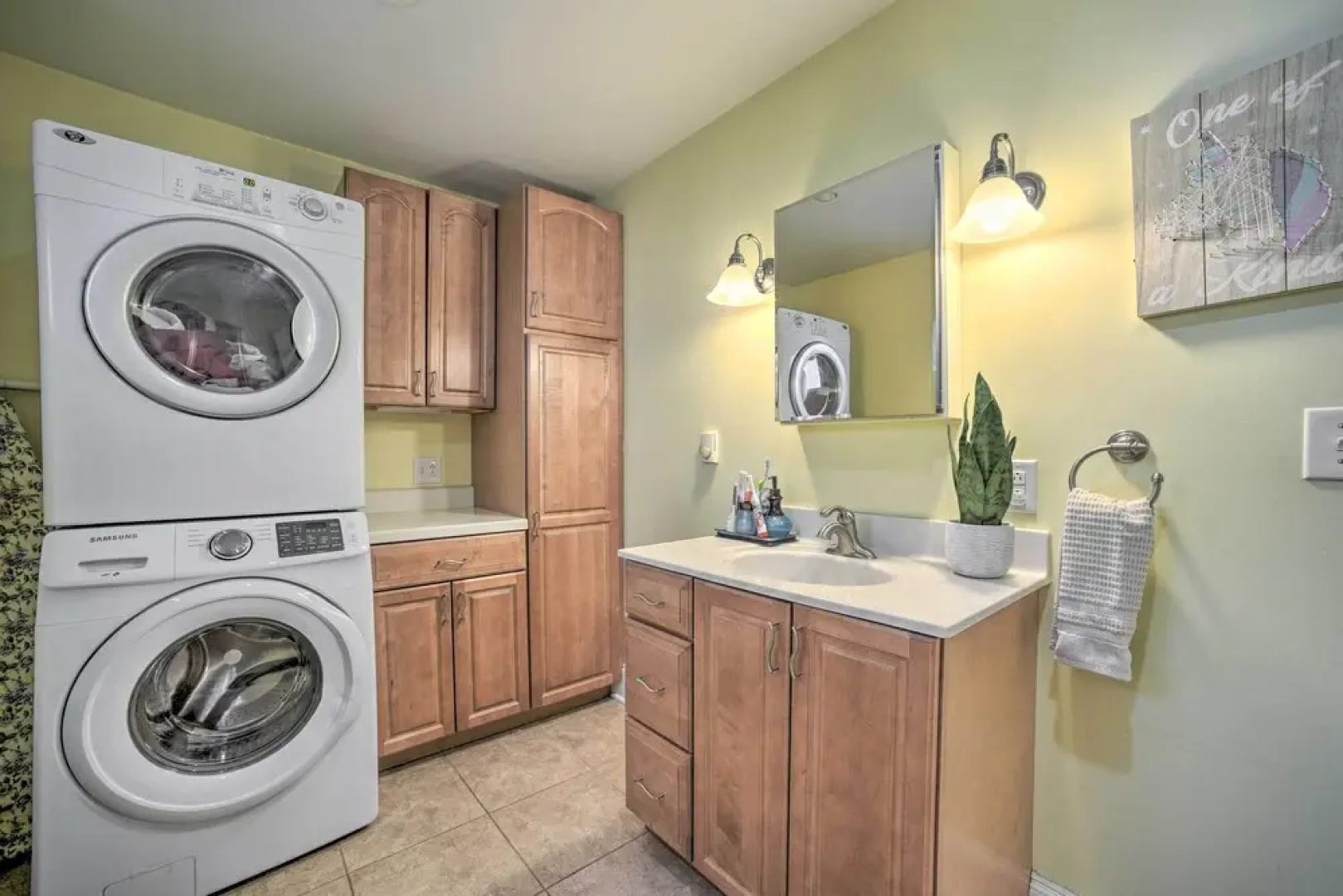 Quiet Oneonta Home - Walk to Historic Dtwn!