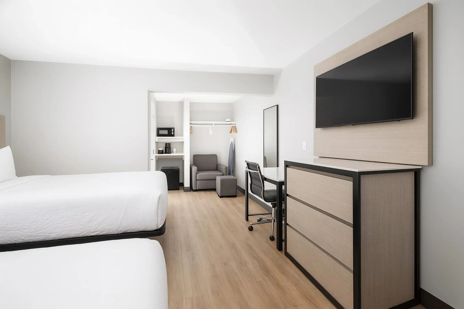Travelodge by Wyndham LAX