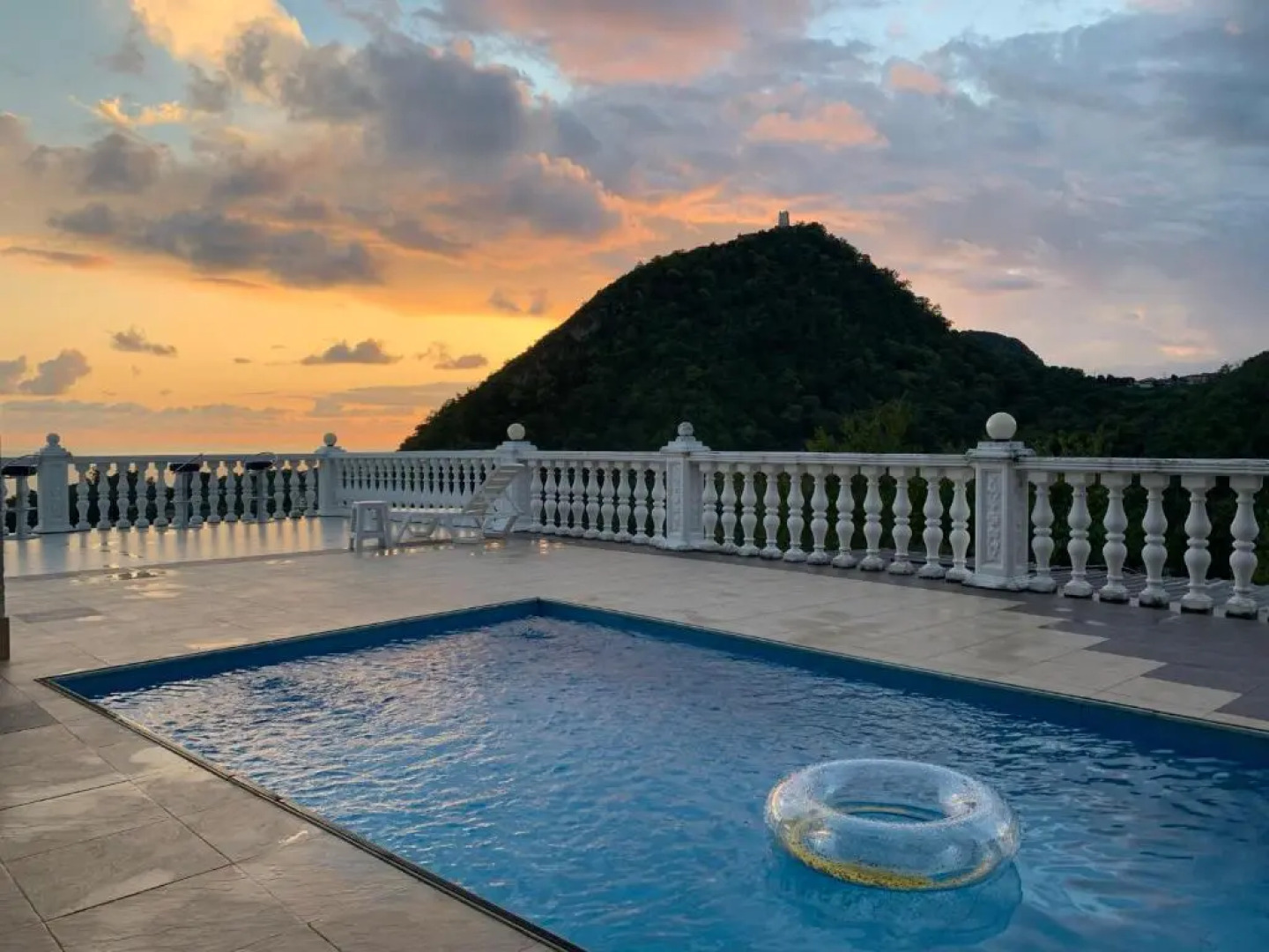 Замок Орлиное Гнездо