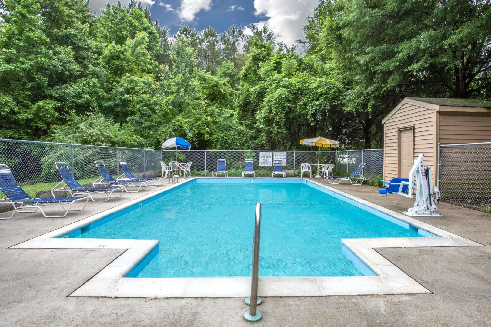 Super Inn Williamsburg