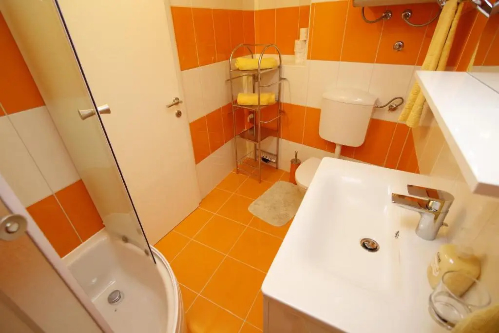 Apartment Love Story