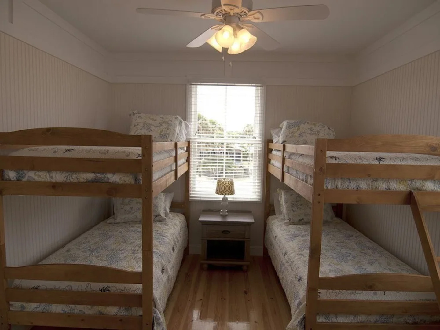 Moontide - 5 Br home by RedAwning