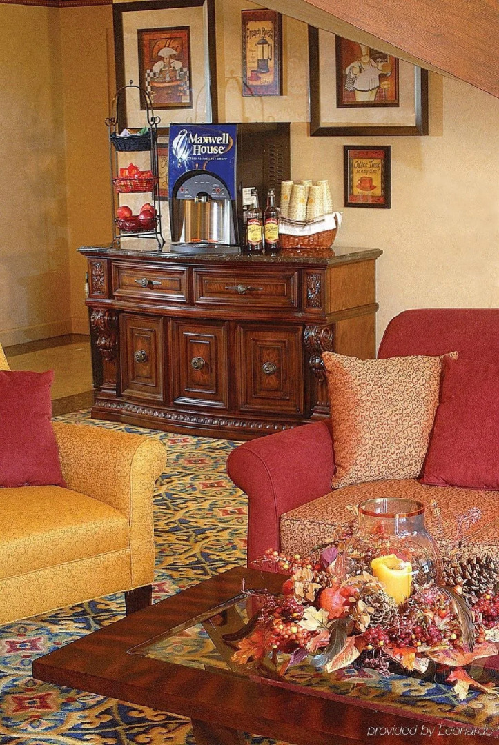 Point Plaza Suites at City Center