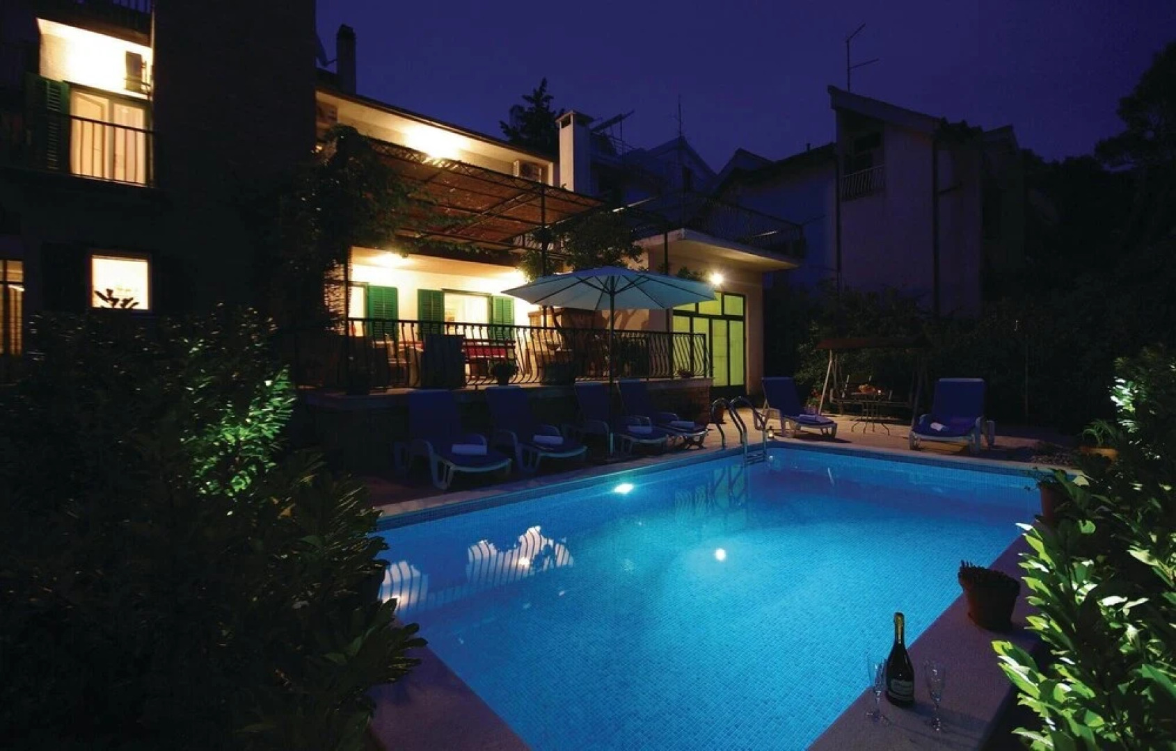 Amazing Home in Makarska With Wifi and 6 Bedrooms