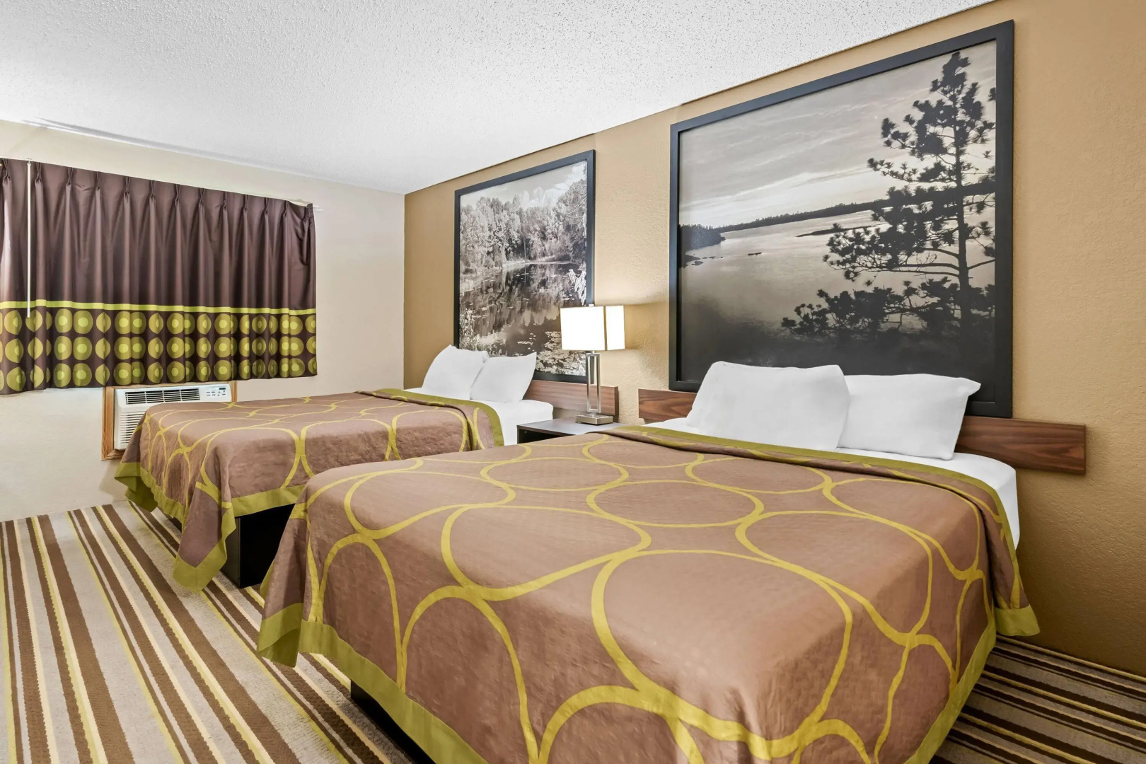 Super 8 by Wyndham Blue Earth