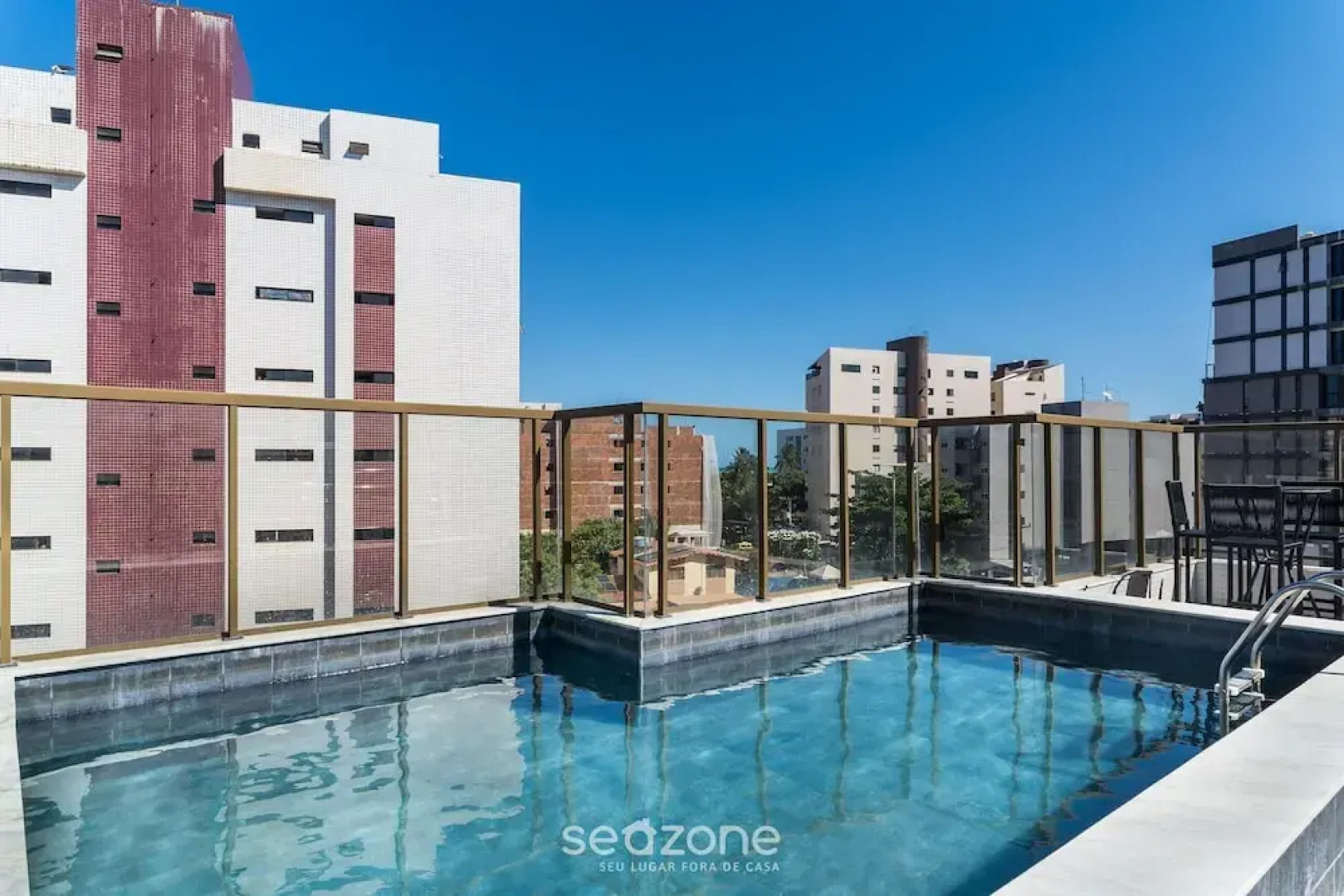 Apto a 2 min da Praia em cond. c/piscina PTA0104