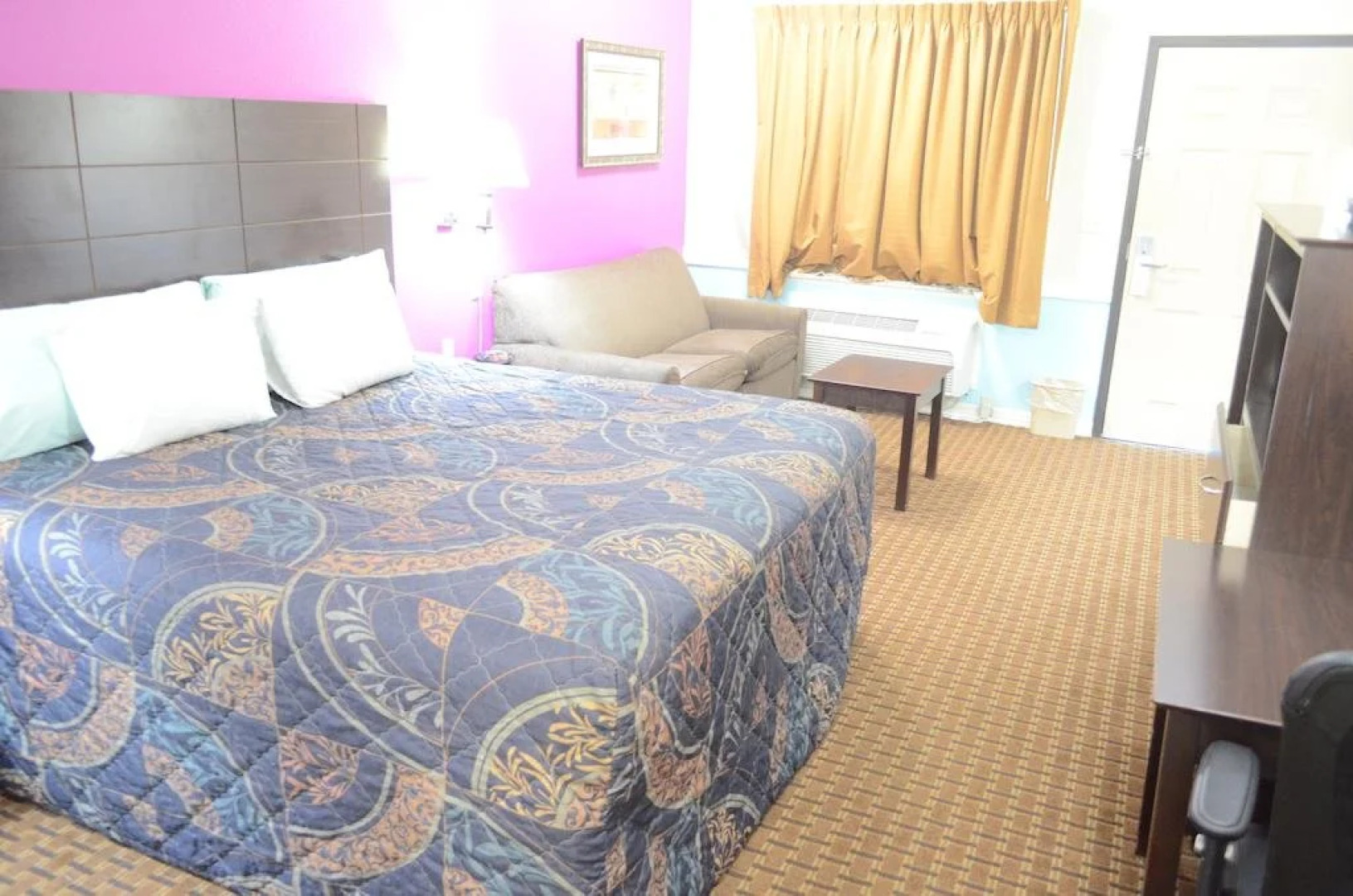 Budget Host Inn & Suites