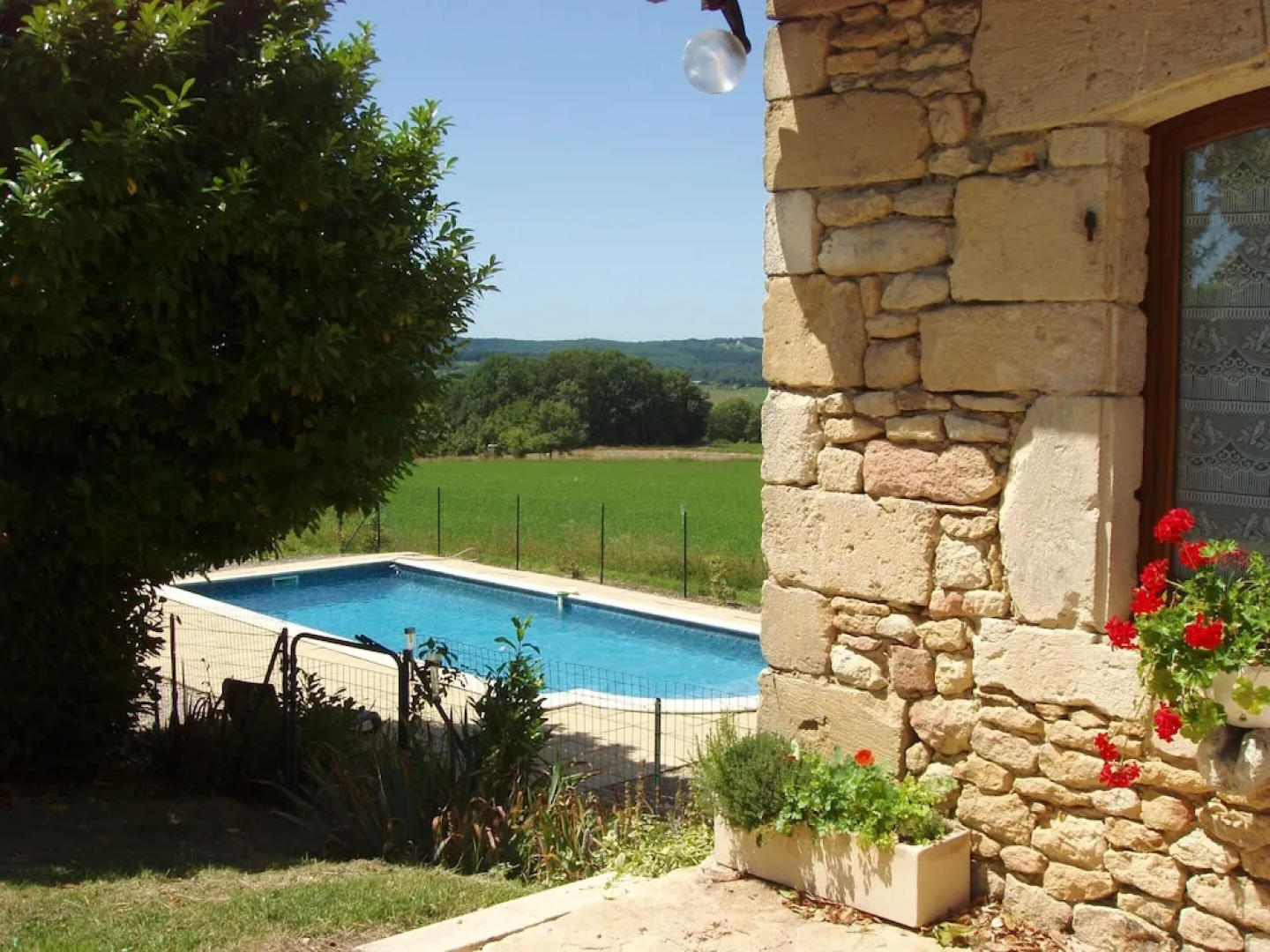 House With 4 Bedrooms in Plazac, With Private Pool, Enclosed Garden an