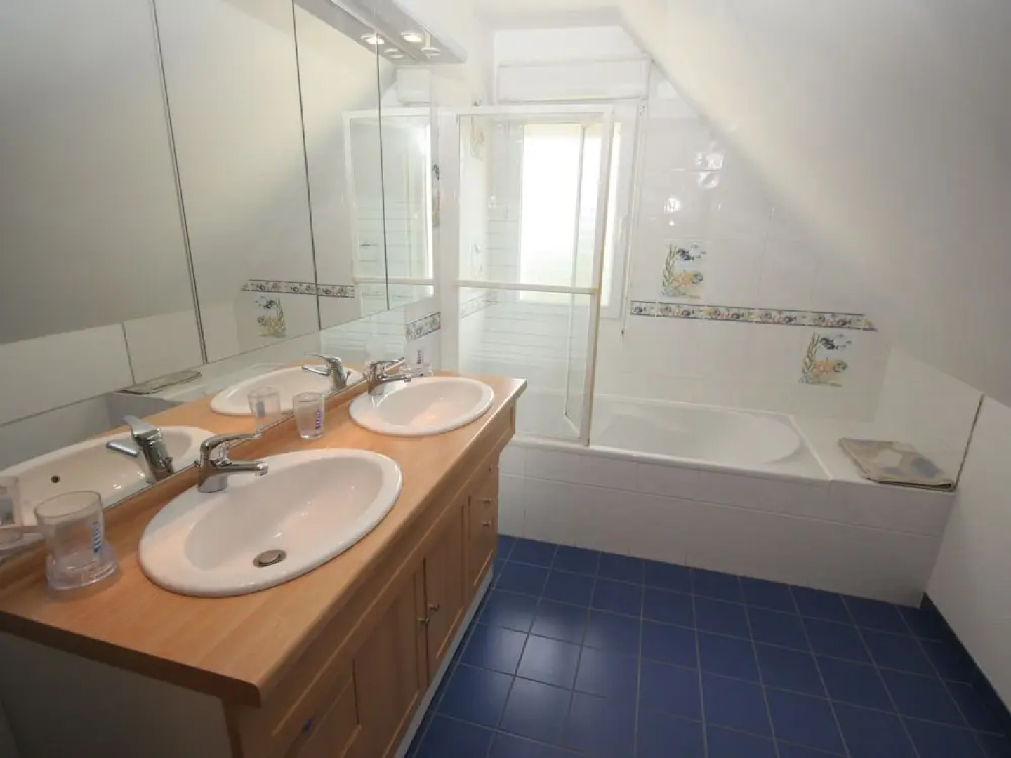 Authentic Villa in Erdeven France With Jacuzzi