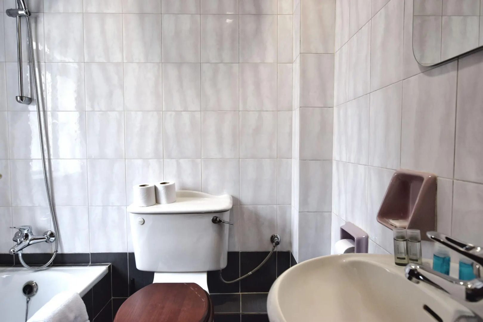 2 Bedroom Apartment - Spacious, Bright & Central - 4