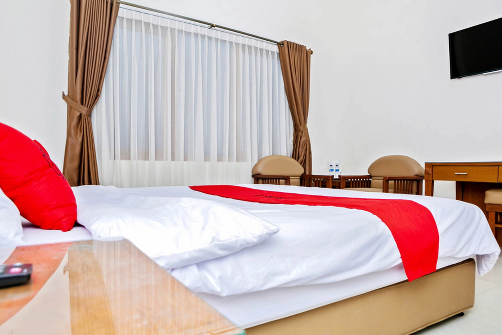 Residences by RedDoorz near Rumah Mode