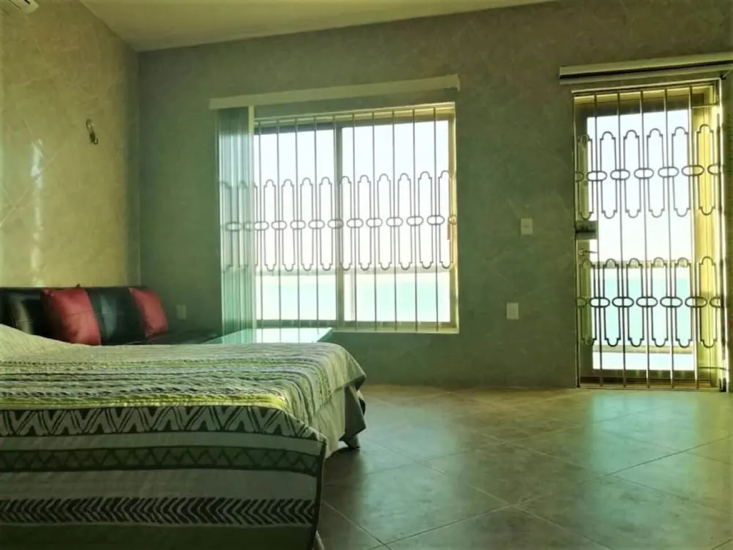 Kaeli's Caribbean Studios