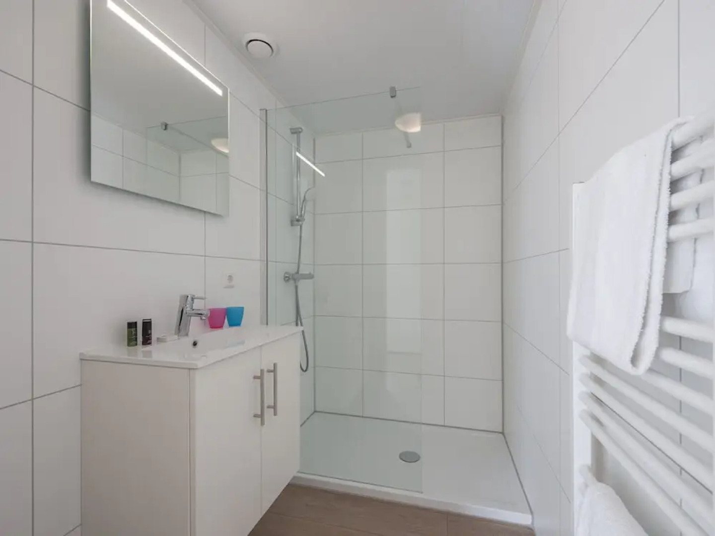 Modern Lodge With Dishwasher, Near Helmond