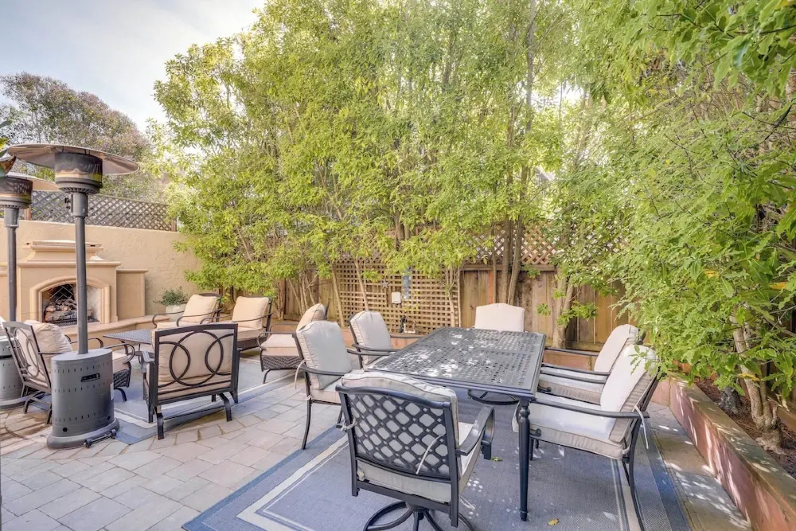 Swim, Golf & Relax: Luxe Townhome in Aptos