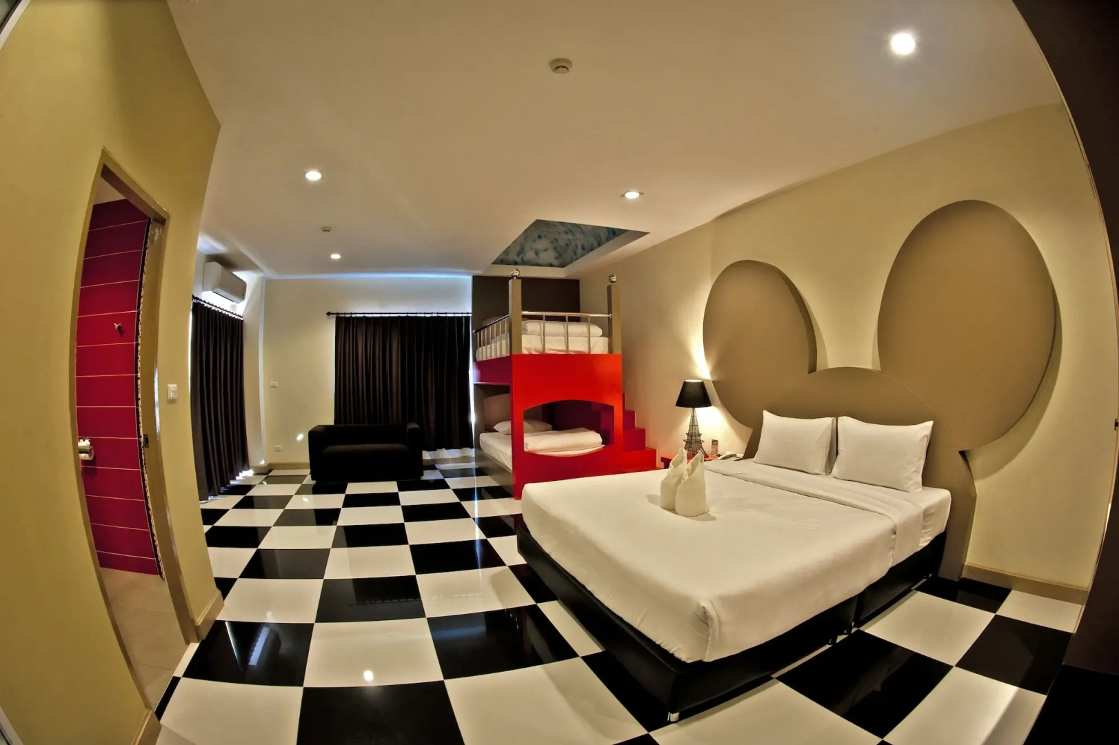 OMG Hotel