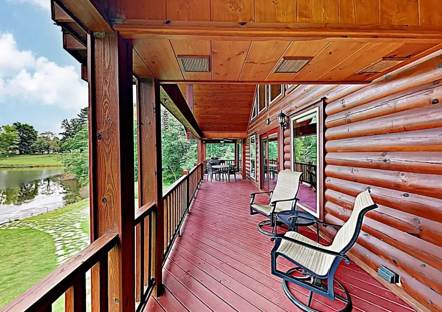 New Listing! Lakefront Log W/ Large Balcony 3 Bedroom Home
