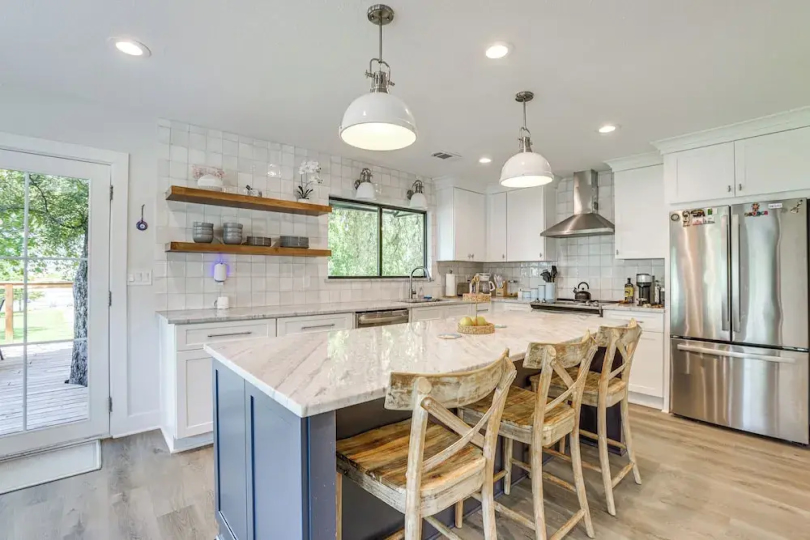 Willis Waterfront Home w/ Deck on Lake Conroe!