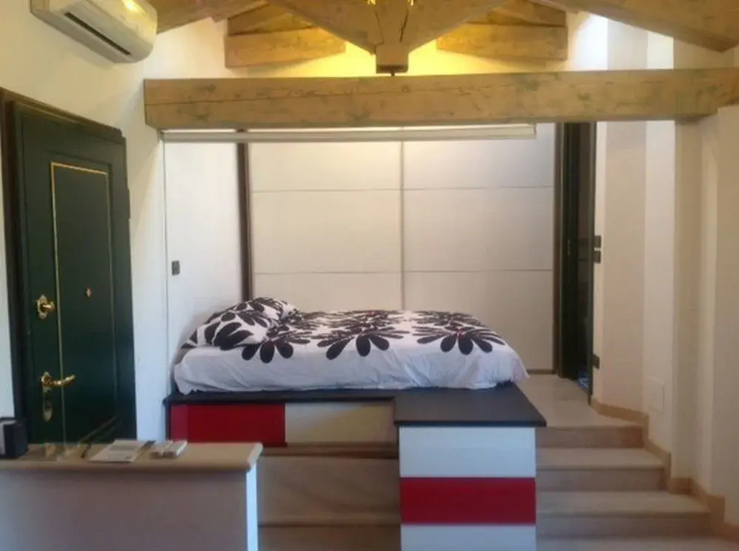 Suite of Lake