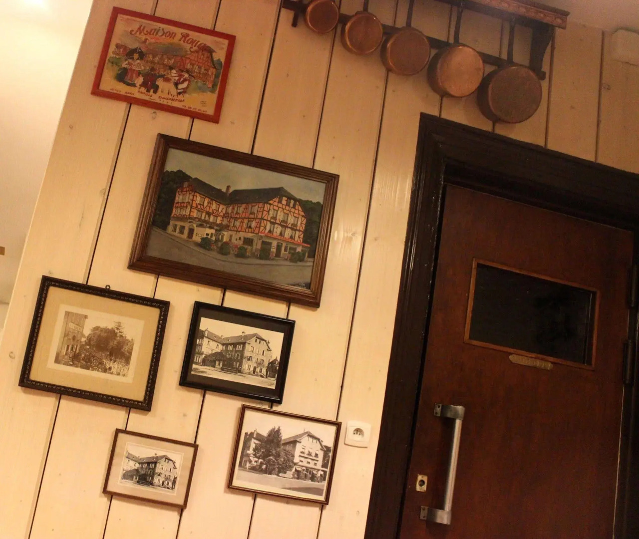 Hôtel La Maison Rouge