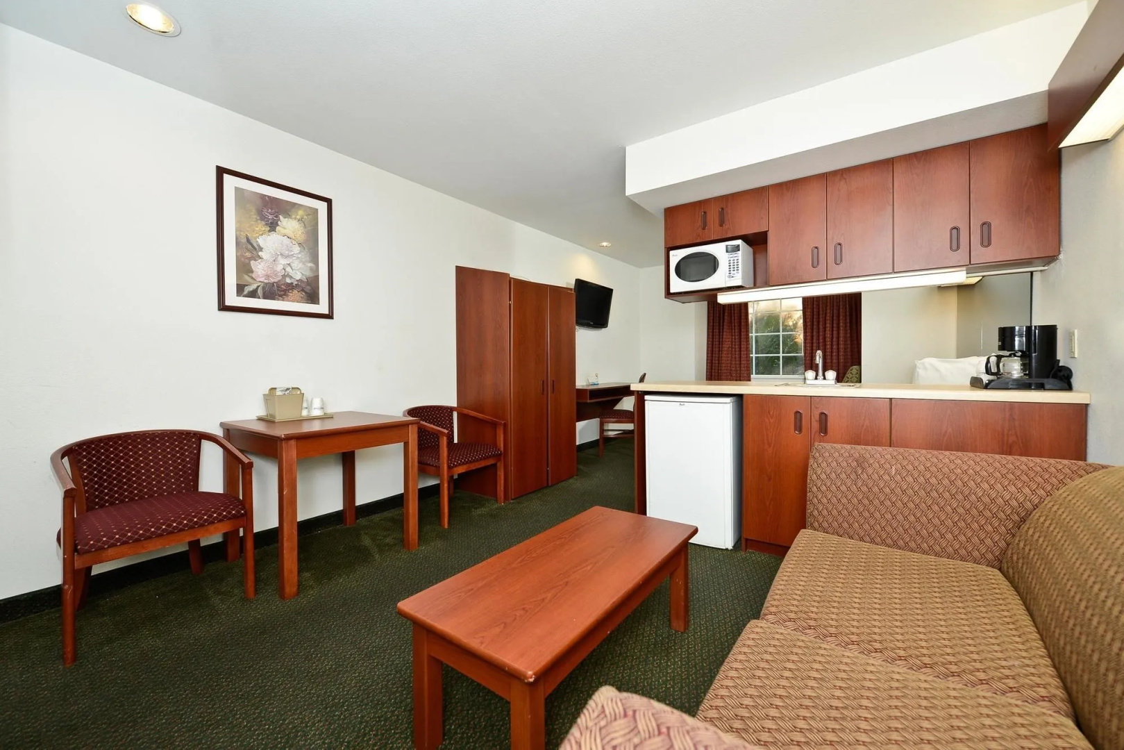 Americas Best Value Inn & Suites Lake Charles at I-210 Exit 5