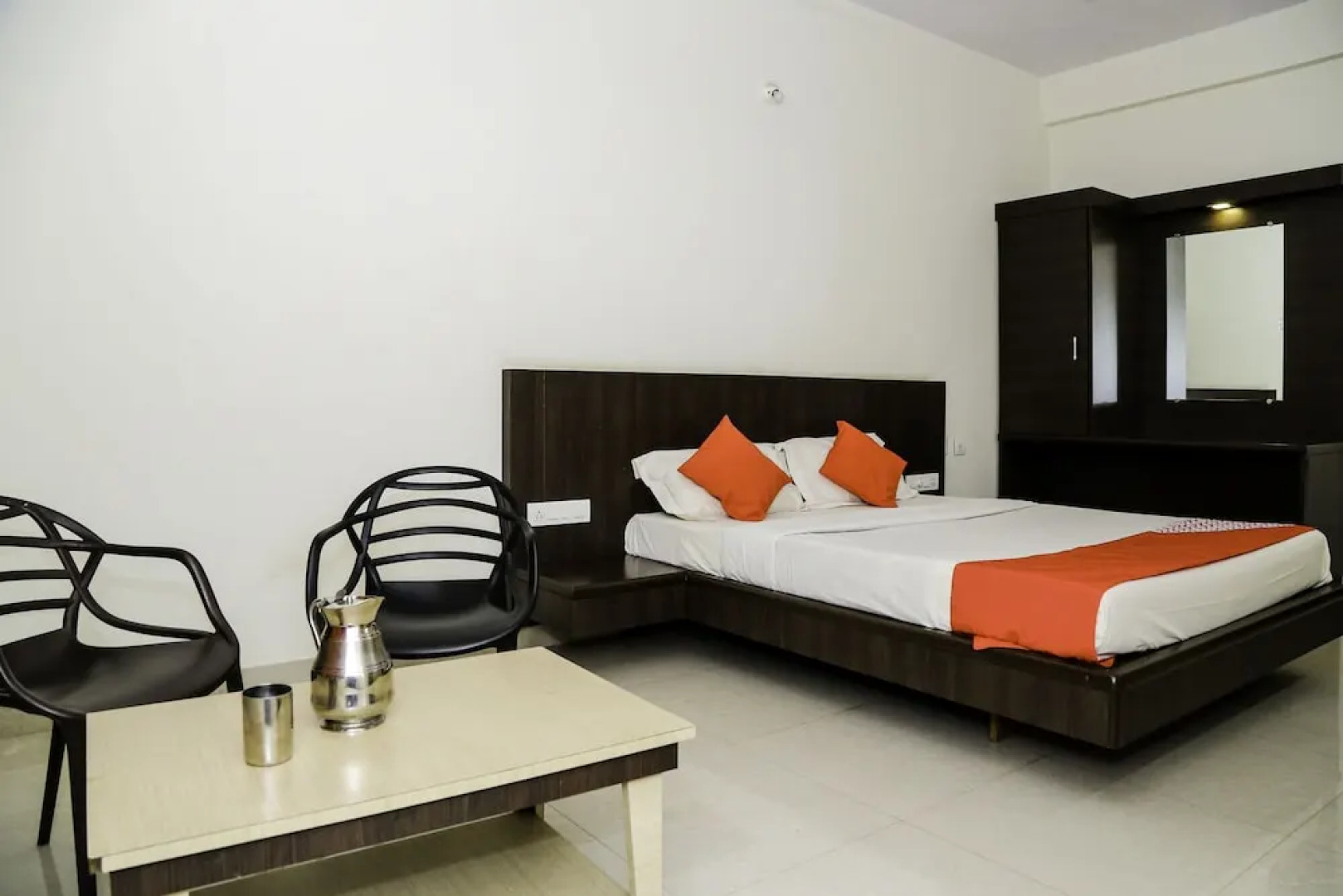 OYO 24265 Hotel Nagu Palace