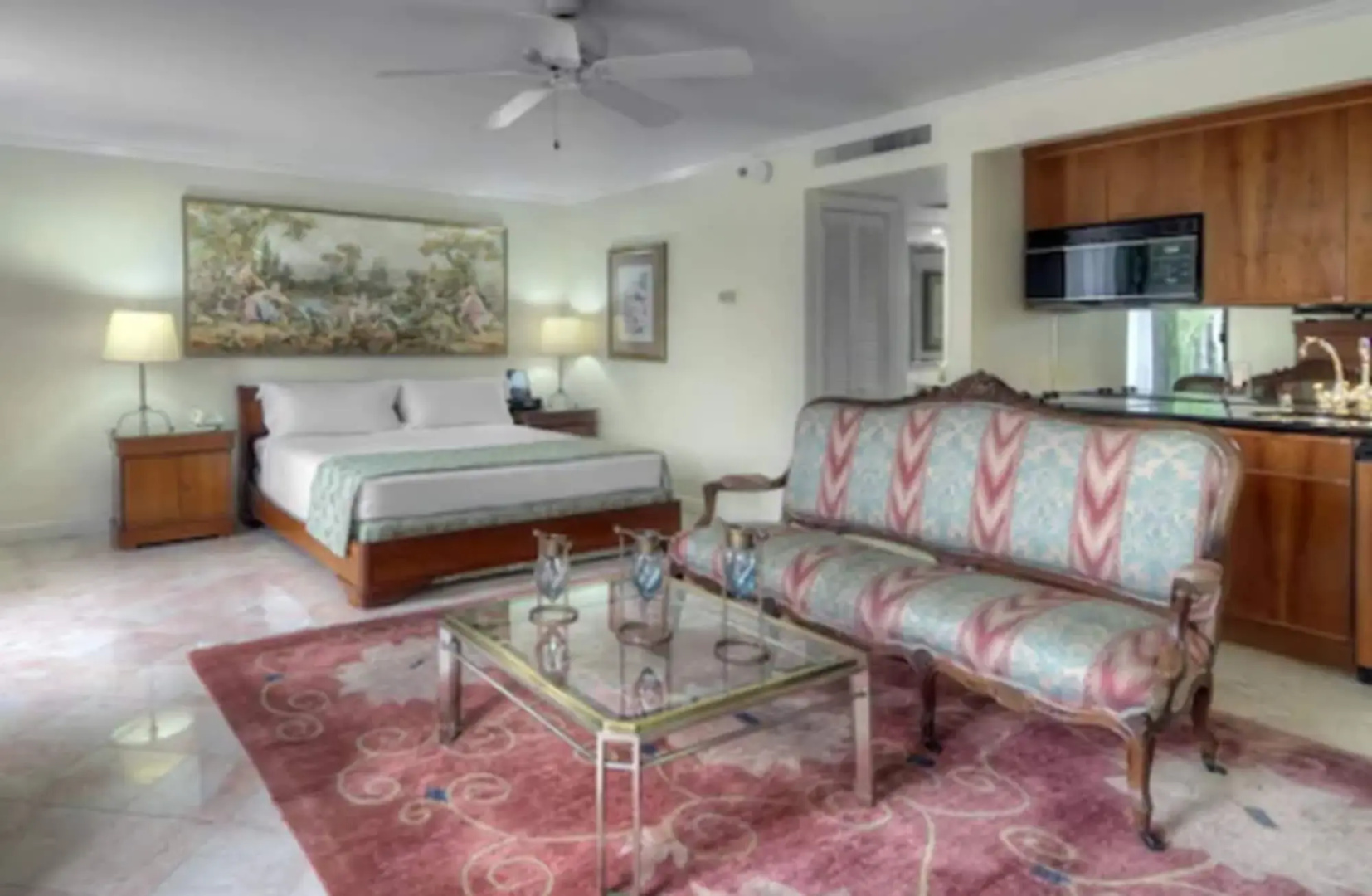 Dinah's Garden Hotel