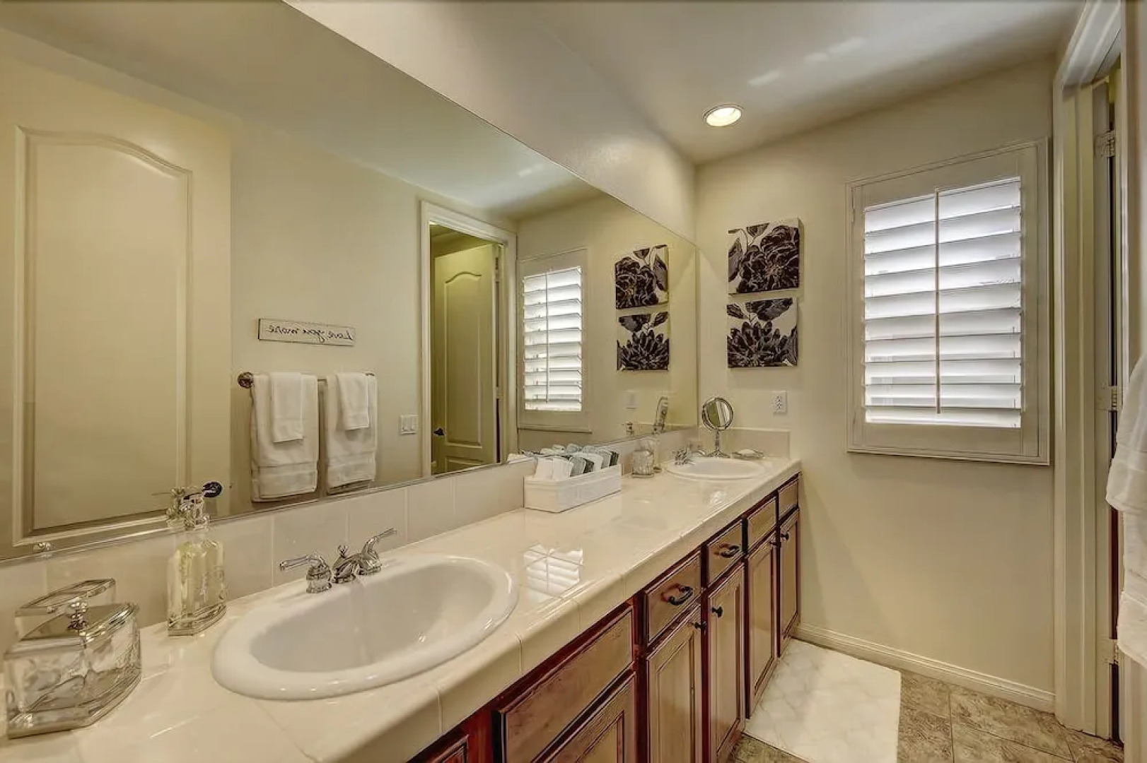 Apple Court - Four Bedroom Home