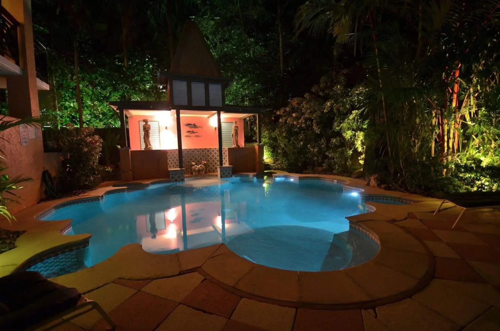 Martinique on Macrossan