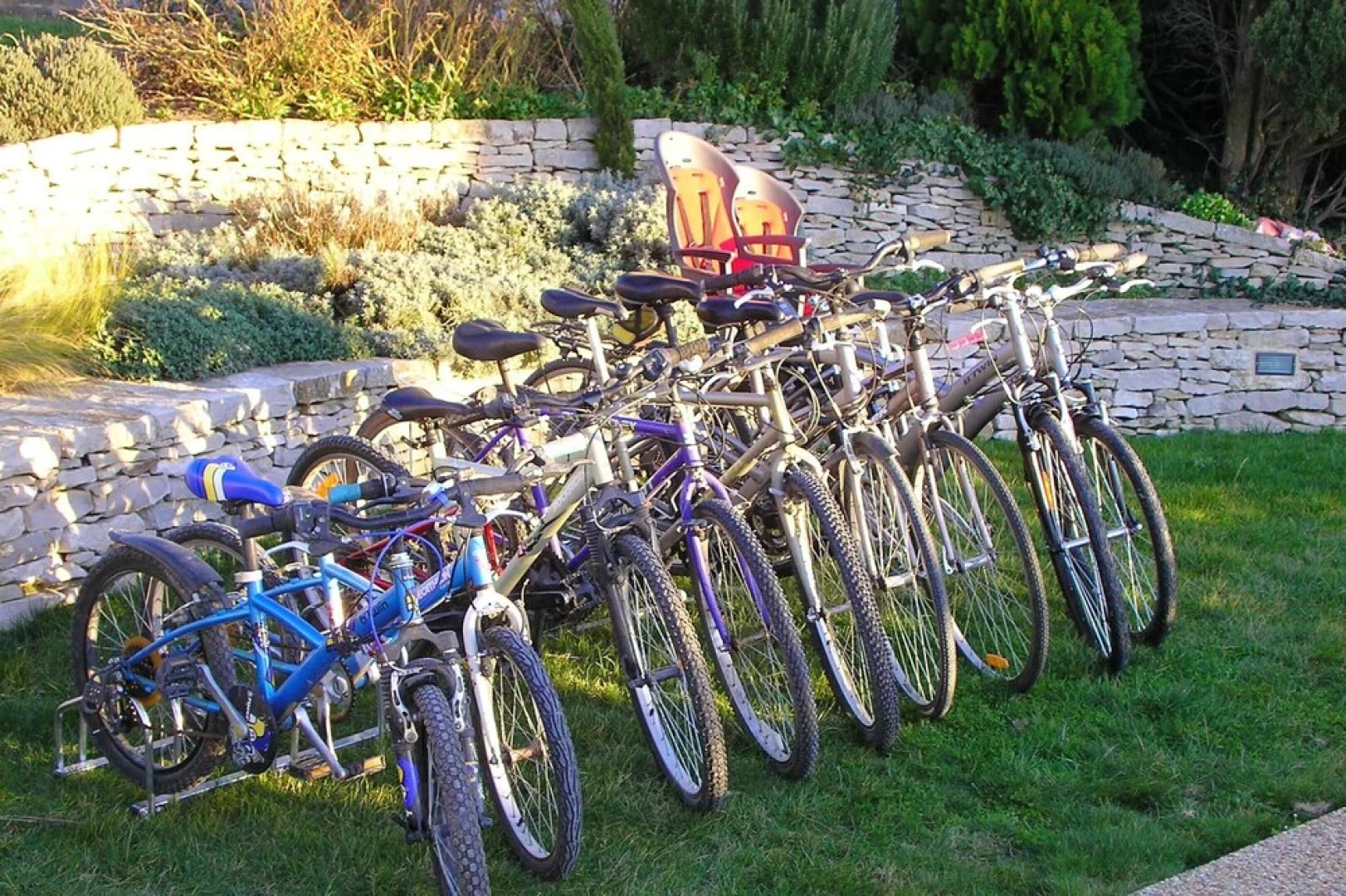 Villa With 3 Bedrooms in Ventenac-cabardès, With Wonderful Mountain View, Private Pool, Enclosed Garden