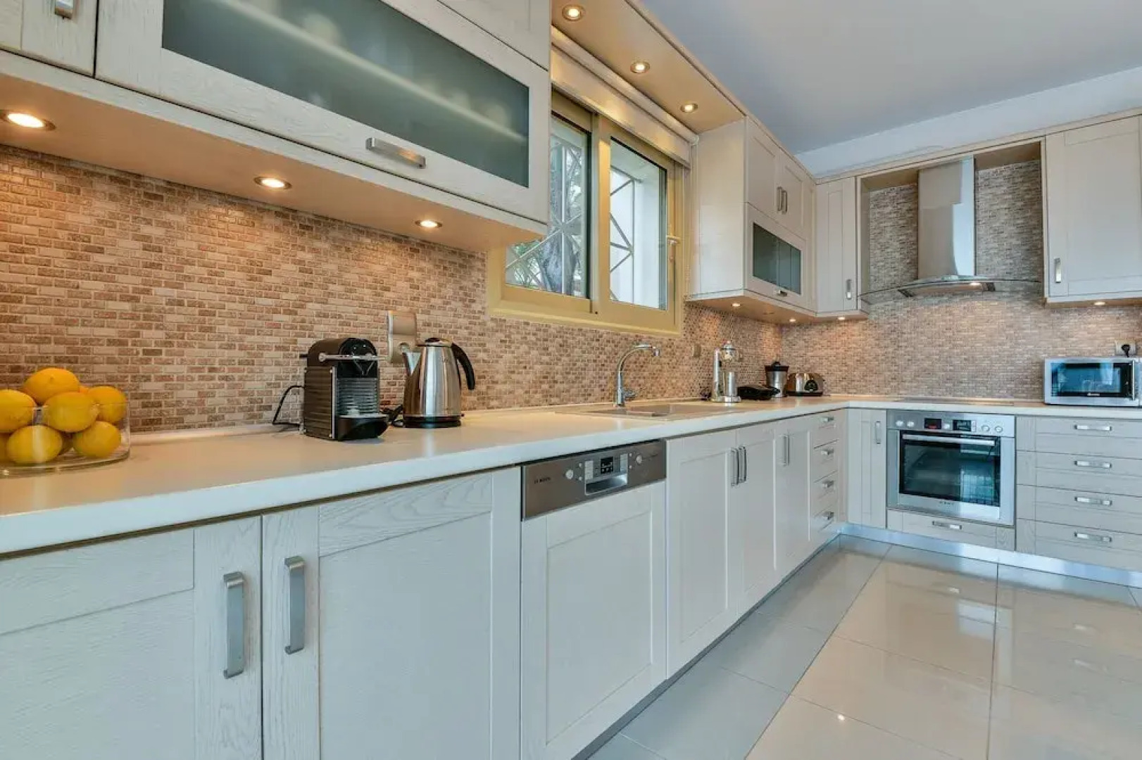 Villa with Striking views over the infinity Pool