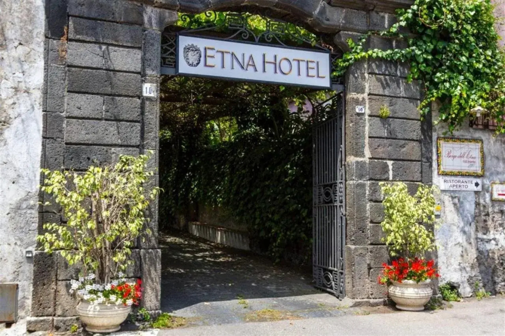 Hotel Etna