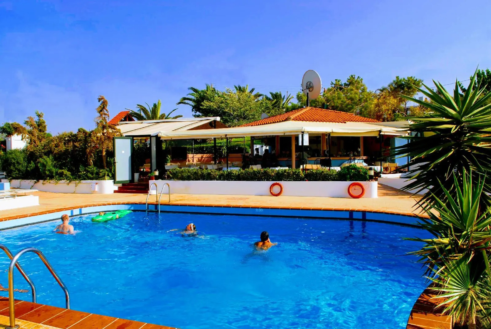 Golden Dream Apartments