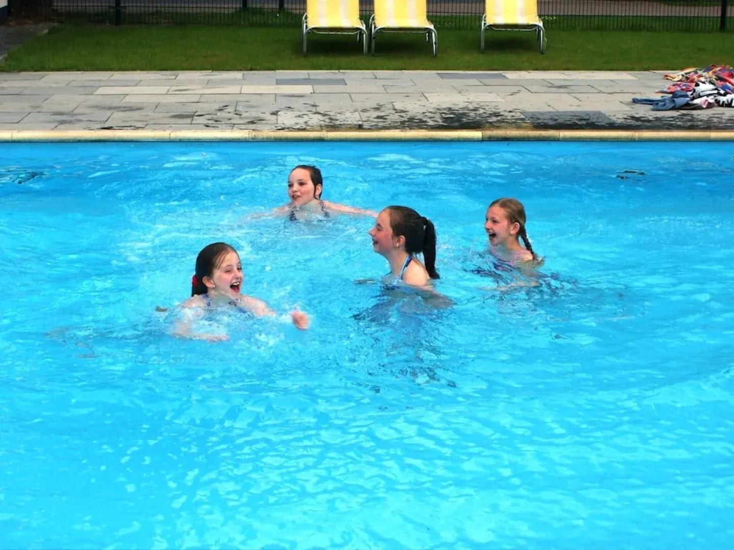 Modern chalet with two terraces and near a pond