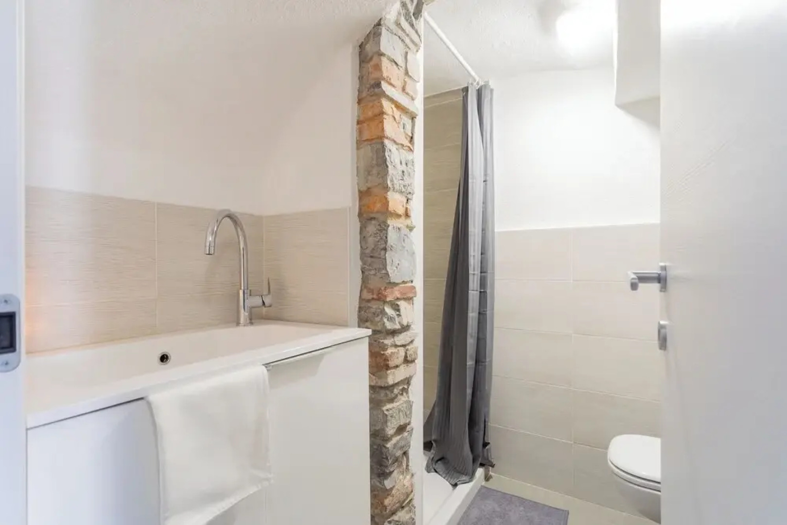 Pozzo Vertical Apartment With Garden and Parking by Rent all Como