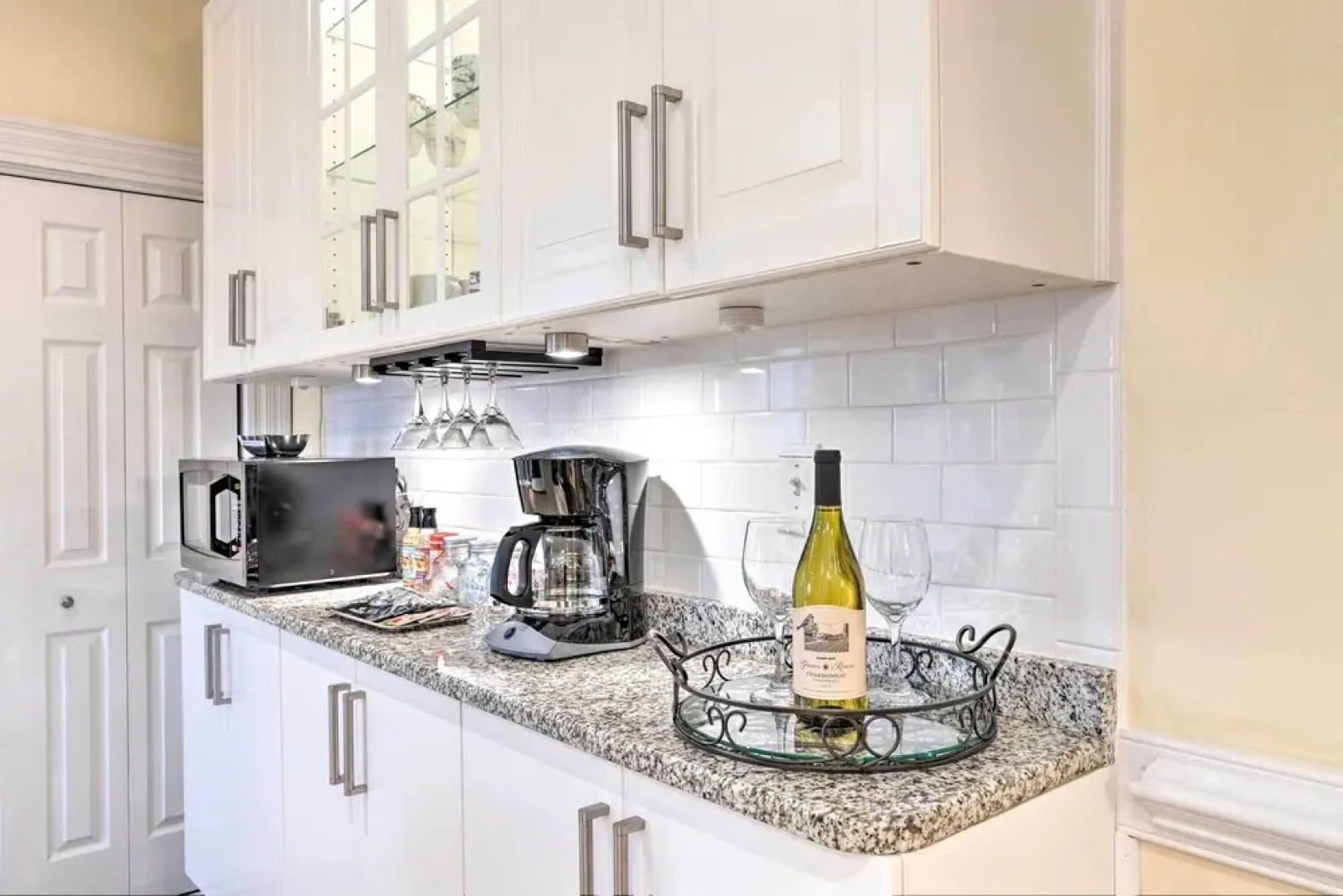 Chic Richmond Apartment w/ Private Deck and Patio!