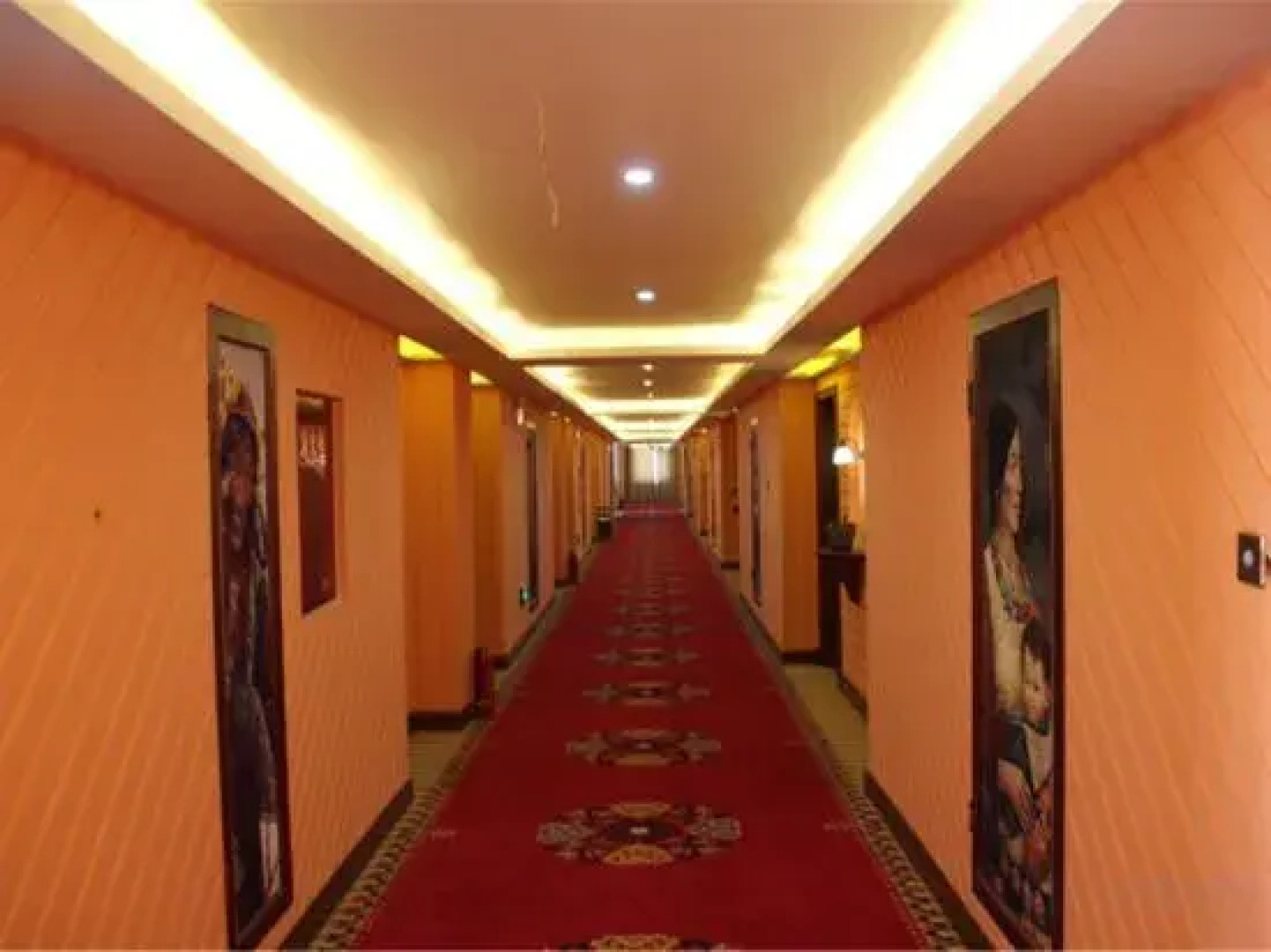 Tsangyang Gyatso Hotel
