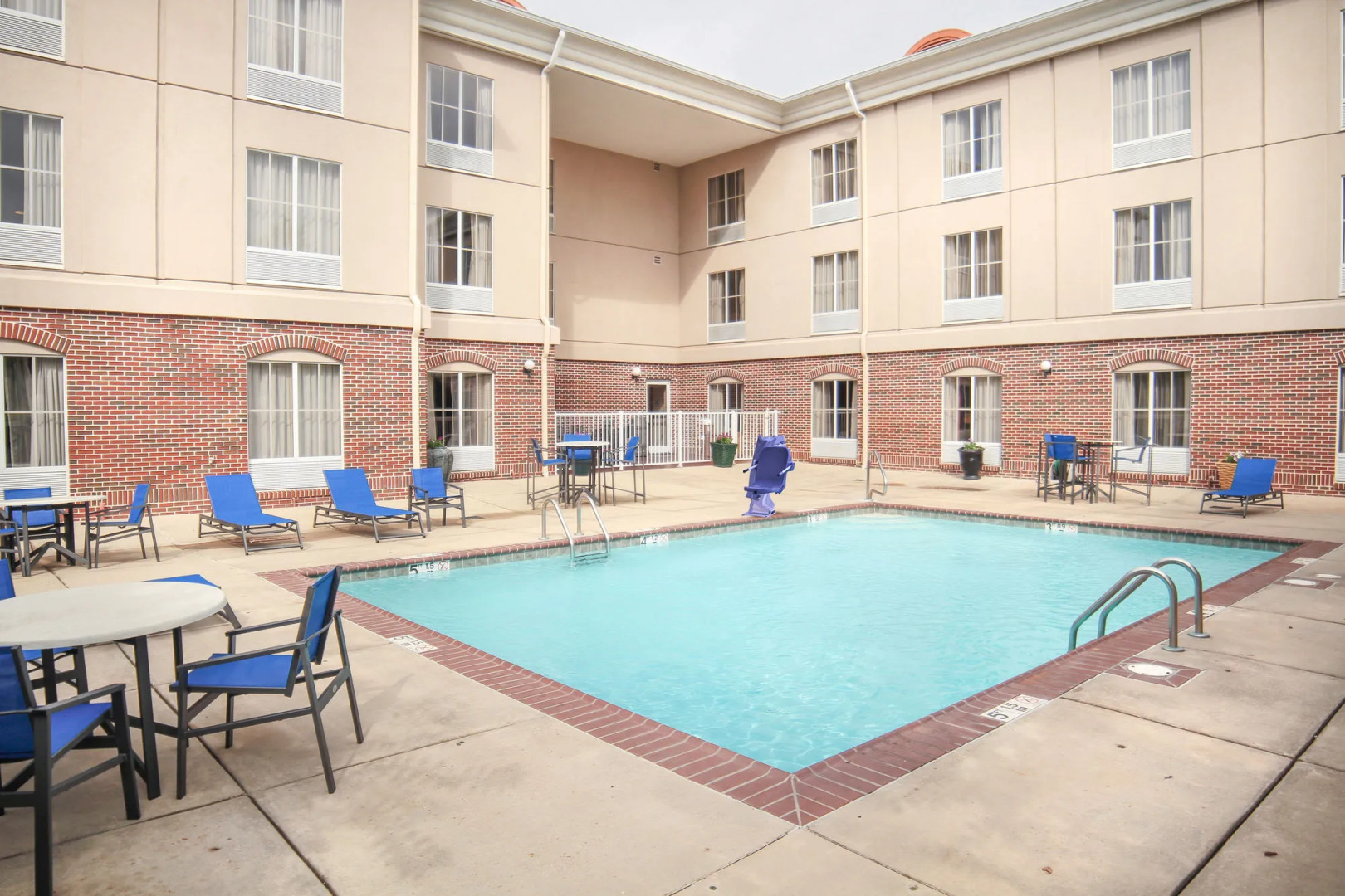 Holiday Inn Express & Suites Vicksburg by IHG