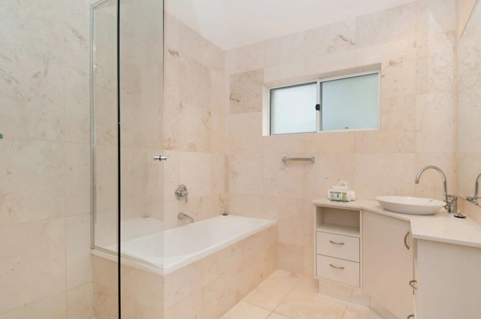 Noosa Penthouse close to Hastings Street - Unit 2 Vue, 28 Edgar Bennett Ave