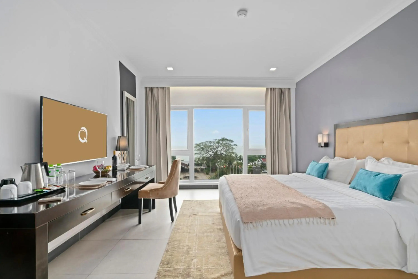 Queenco Hotel & Casino