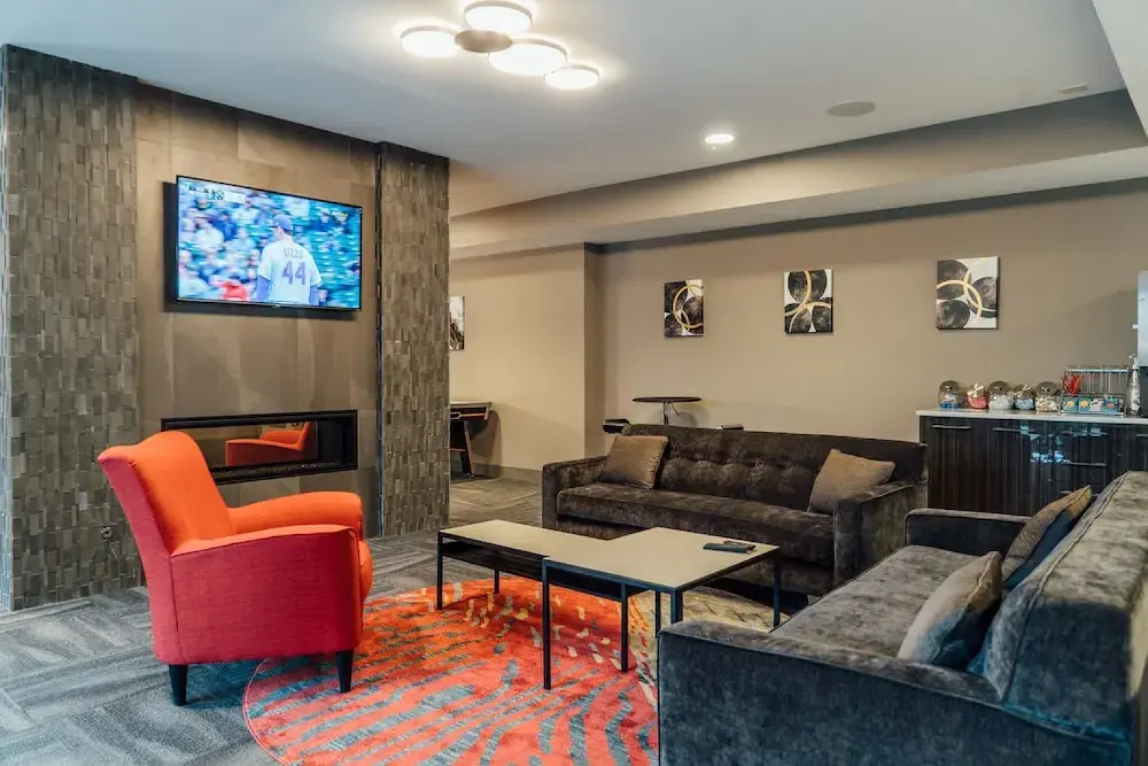 Bright Stylish 2BR Apt in Oak Brook