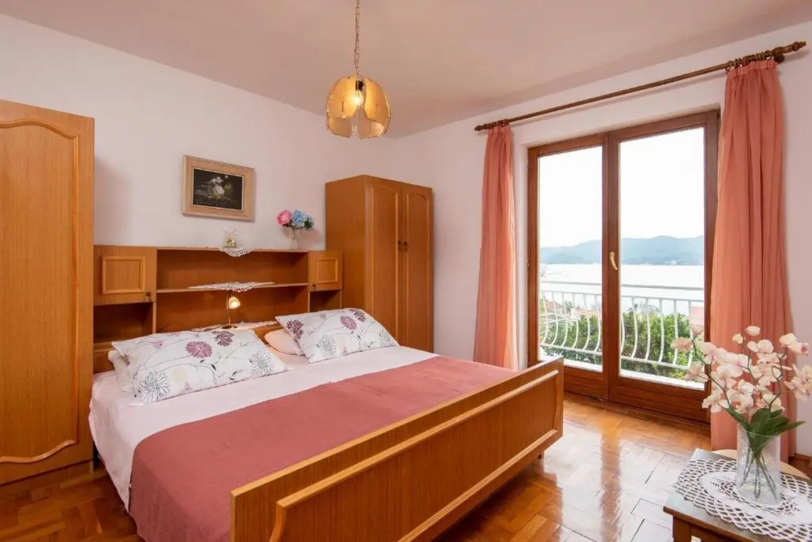 Apartments Sugor-70m from sea